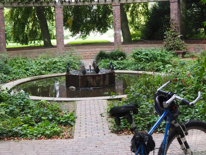 Celebs, Waterfronts and Nature Cycle Tour - Kennedy Bridge: the Outer and Inner Alster view you’ll remember