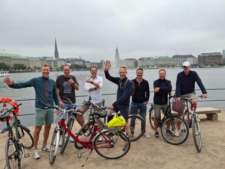 Celebs, Waterfronts and Nature Cycle Tour - From Schlüterstraße 11 to Dammtor and the upscale park edges