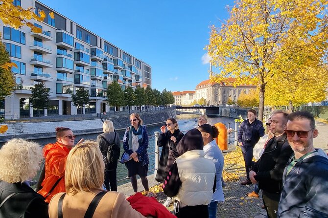 Charité Hospital Walking Tour: Exploring Berlin’s Medical History - Stop 3: Rudolf Virchow’s Denkmal and the Birth of Modern Pathology