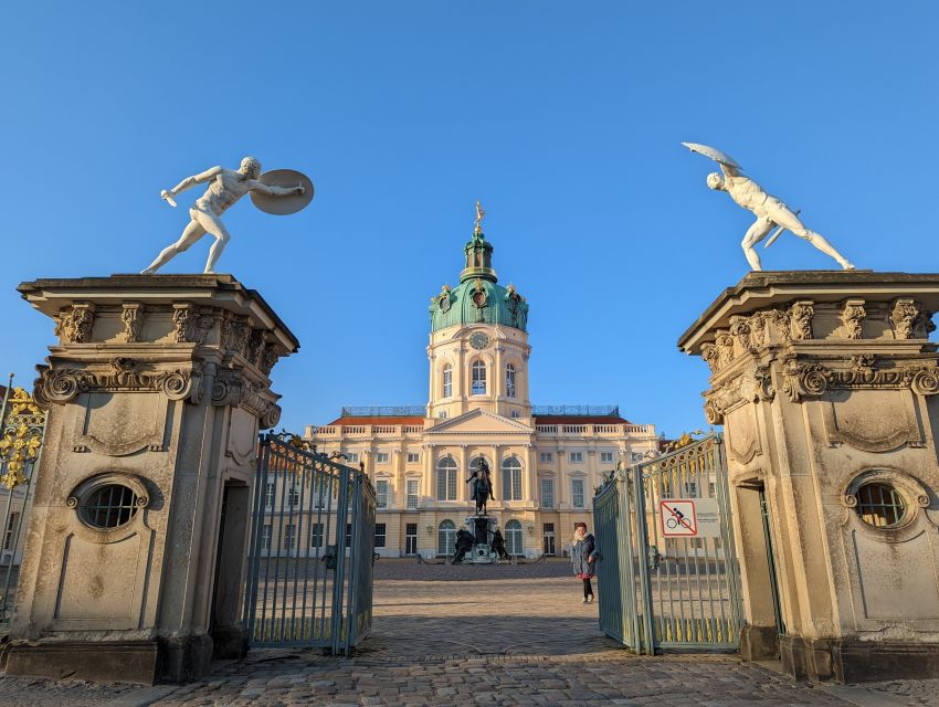 Charlottenburg: 2-Hour City Walking Tour - Heinrich Zille and the Stadtbad area: art that points at real life