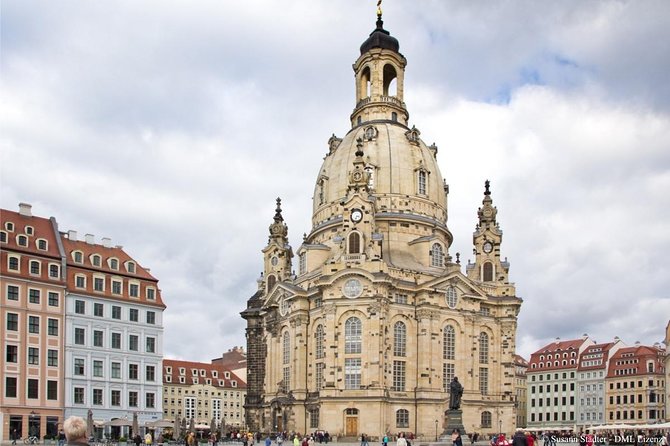 City tour and castle tour with green vaults, parade rooms and much more - Zwinger and Bruehlsche Terrasse: quick views, big context