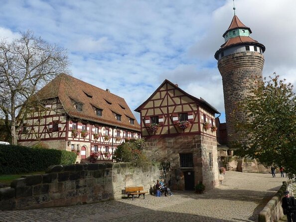 City tour through Nuremberg with the little train - Christmas tour - Quick hits before you hop on