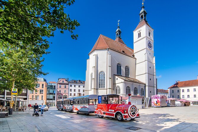 City tour through Regensburg with the little train - Pacing and Why Some Landmarks Feel Like Pass-Bys