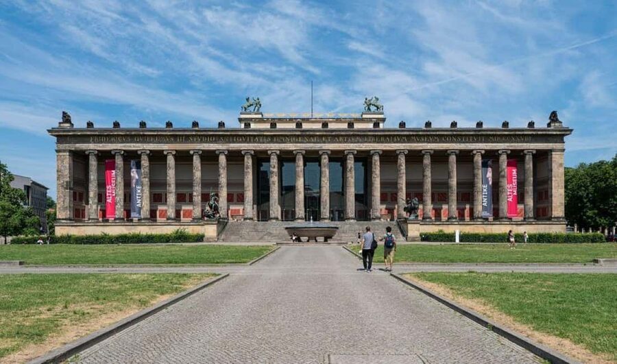 CitySightseeing Berlin HOHO Bus- All Lines (A+B) & Boat Tour - Audio commentary in 13 languages: how to get real value