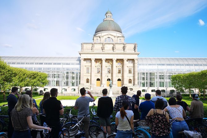 Classic Mike's Bike Tour daily @ 11.30 incl Beer Garden & Surfers - Marienplatz meet-up, helmet, and luggage: the practical stuff done right