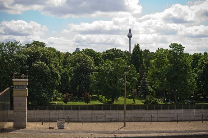Cold War, Berlin Wall, Spies and the East Side Gallery - Friedrichstrasse, the place where the Cold War started to bite