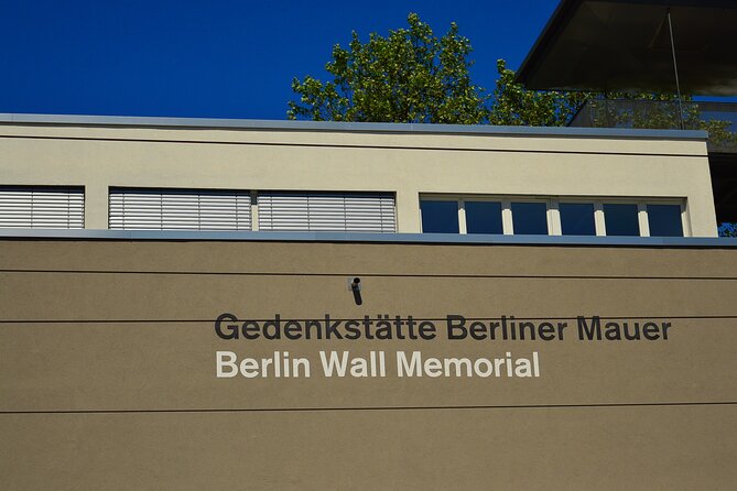 Cold War, Berlin Wall, Spies and the East Side Gallery - Admiralspalast and the politics behind the control