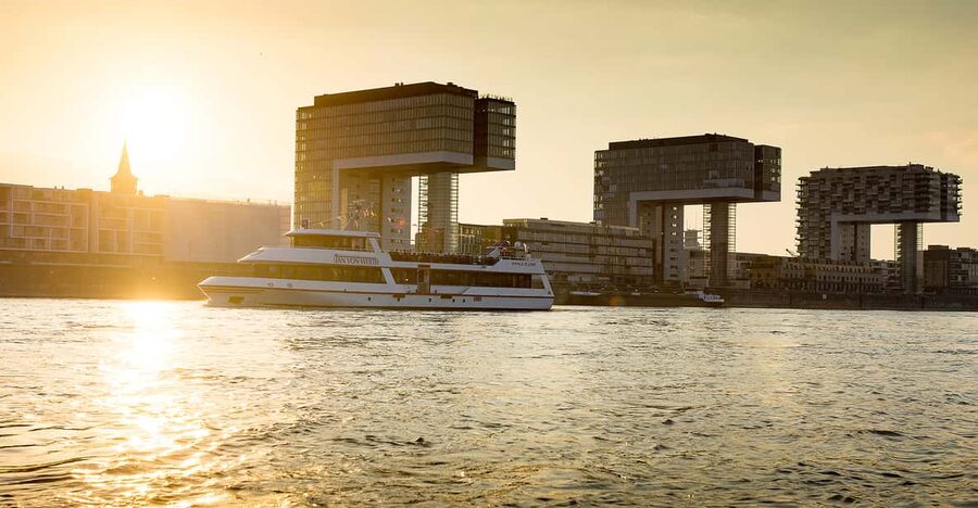 Cologne: 2-Hour Evening Cruise on the Rhine River - Deck vs. below-deck: how to choose your seat