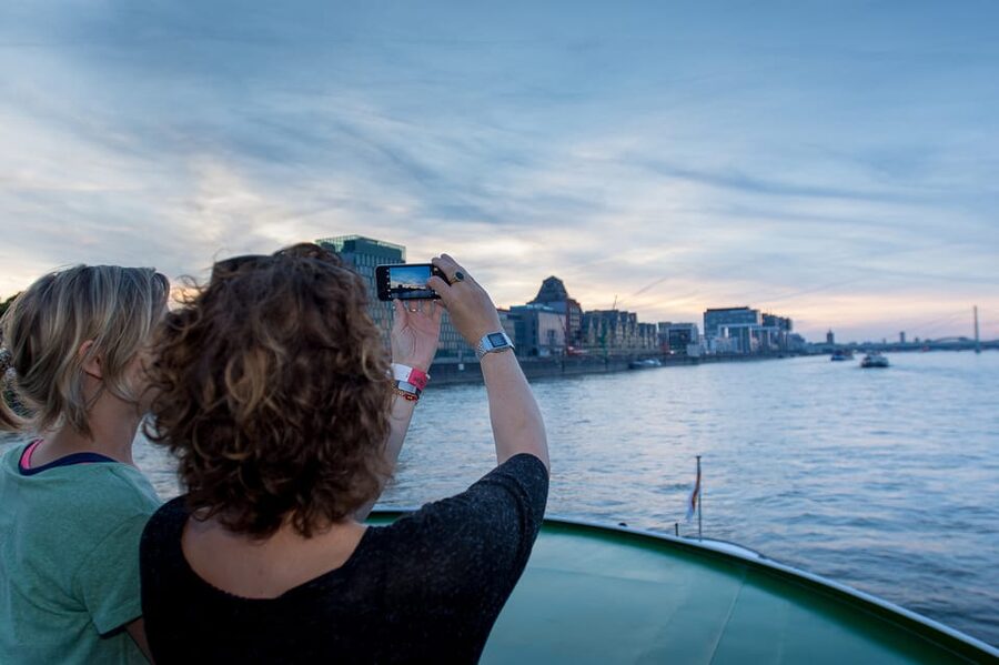 Cologne: 2-Hour Evening Cruise on the Rhine River - Lounge music and the onboard bar that keeps it easy