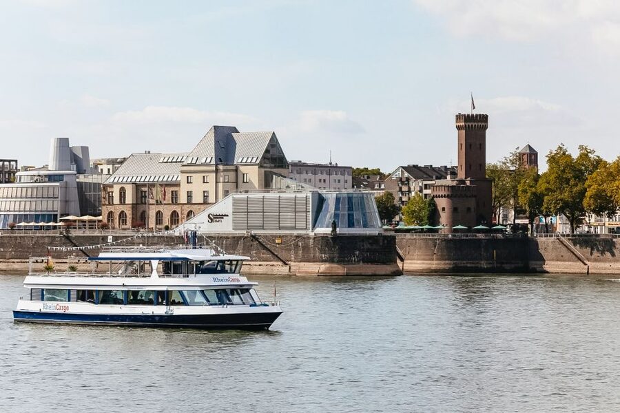 Cologne: 3-Hour Harbor Tour Cruise - Service, Atmosphere, and the Human Factor
