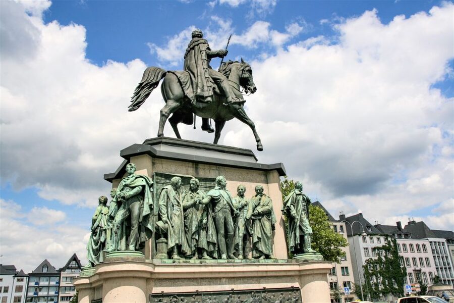 Cologne: City Highlights with Local Guide - Alter Markt and the historic town hall: where civic power shows up