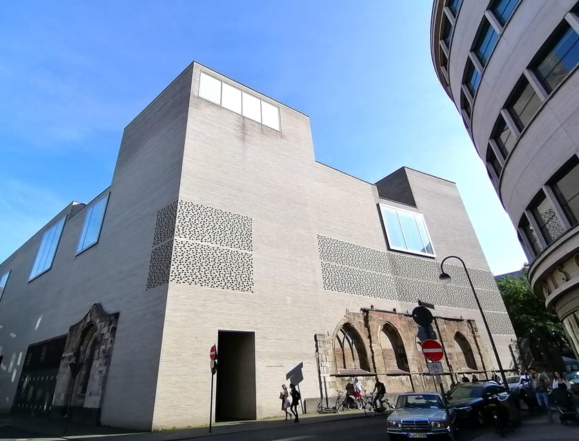 Cologne classic walking tour - Eau de Cologne Farina and 4711: Cologne Water as a Cultural Story