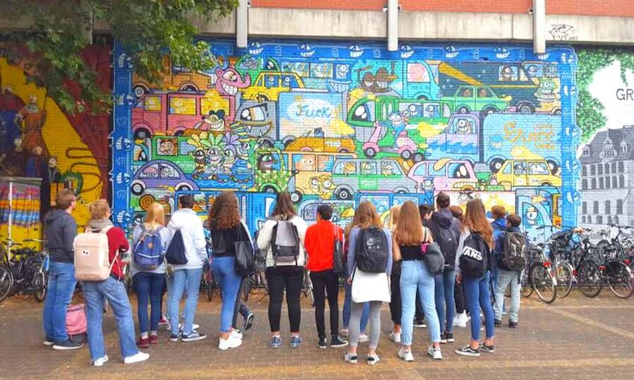 Cologne: Ehrenfeld District Street Art Walking Tour - Finding Ehrenfeld station and getting your bearings fast