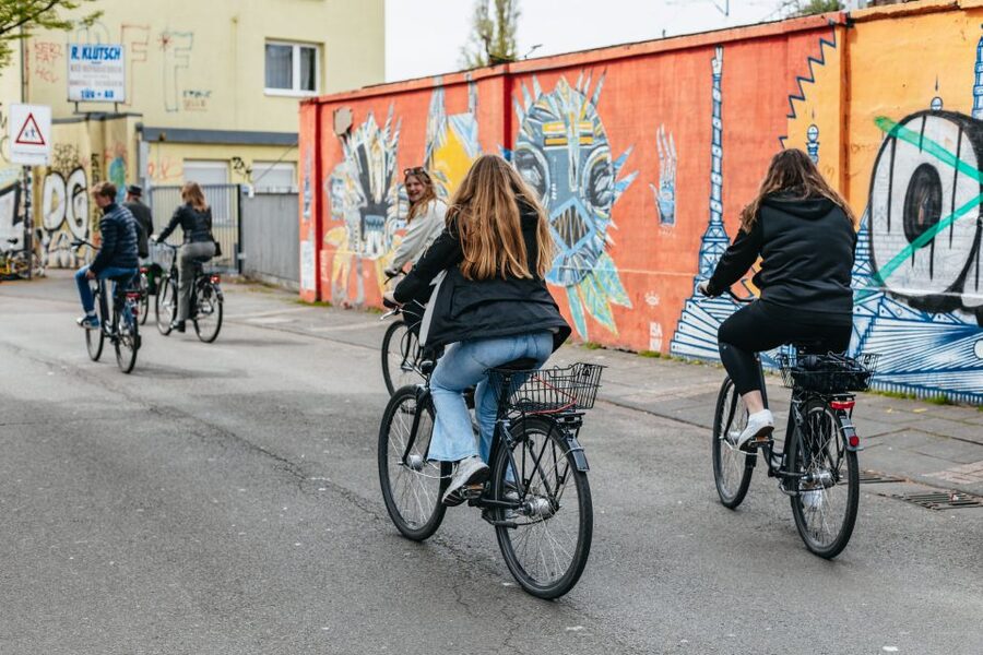Cologne: Ehrenfeld Street Art Bike Tour - Key things to look for