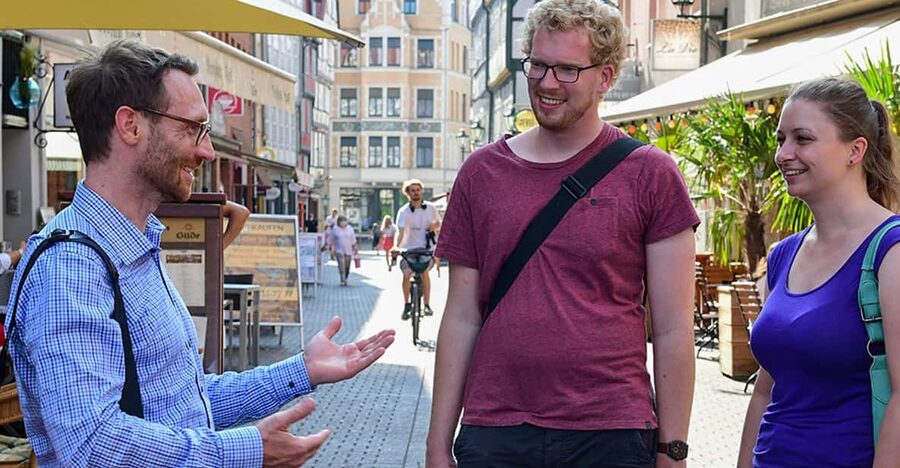 Cologne: entertaining guided tour to old town highlights - Starting at Romans Northern Gate, Where Cologne Begins