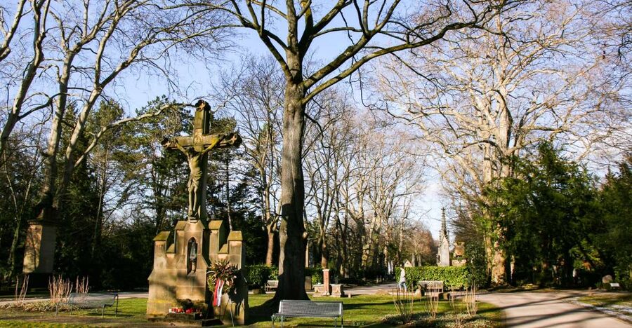 Cologne: Guided Tour of Melatenfriedhof - Key things I’d bookmark before you go