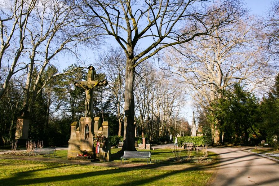 Cologne: Guided Tour of Melatenfriedhof - Melatenfriedhof in 2 hours: what you really experience