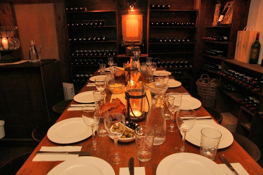 Cologne-Nippes: Gourmet wine tasting with cheese platter - Key highlights you will feel right away