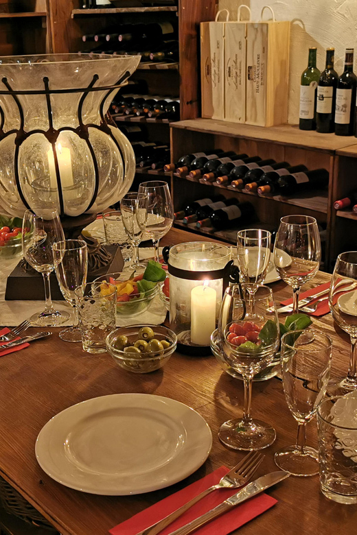 Cologne-Nippes: Gourmet wine tasting with cheese platter - Your 4-hour French wine arc, from crémant to chateau red