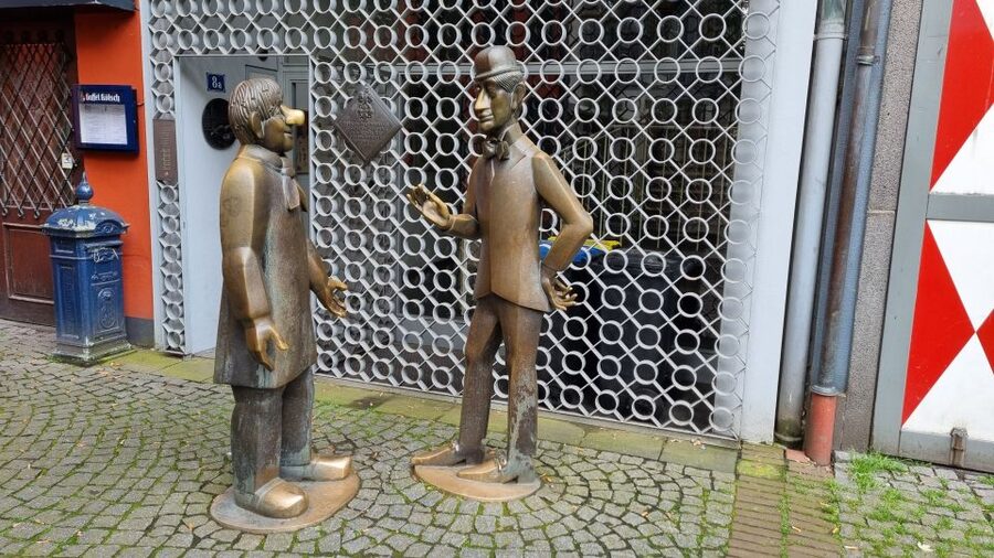 Cologne: Old City Guided Walking Tour - How to dress and prep for a rain-or-shine walk