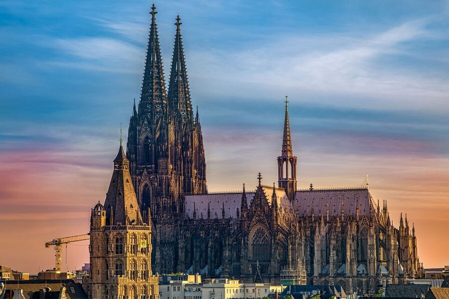 Cologne: Old Town Highlights Walking Tour - Getting more from the guide, especially if you get Sascha
