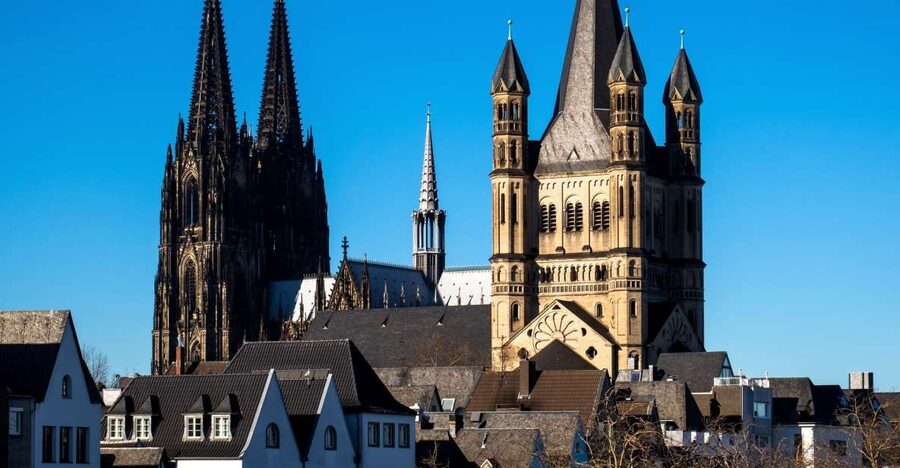 Cologne: Old Town Highlights Walking Tour - Start at Petrusbrunnen, then let the Dom set the tone