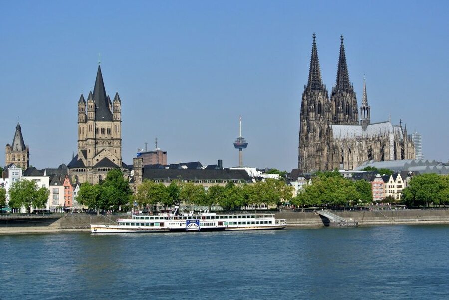 Cologne: Old Town Highlights Walking Tour - Price of $34 for 2 hours, and when it’s a smart value