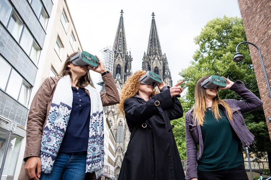 Cologne: Old Town Virtual Reality Walking Tour - Key highlights you’ll feel right away