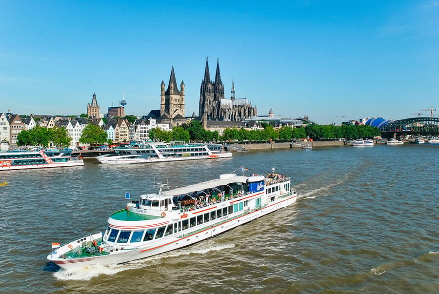 Cologne: Panoramic City Cruise - Onboard setup: seating, decks, and the best places to park yourself