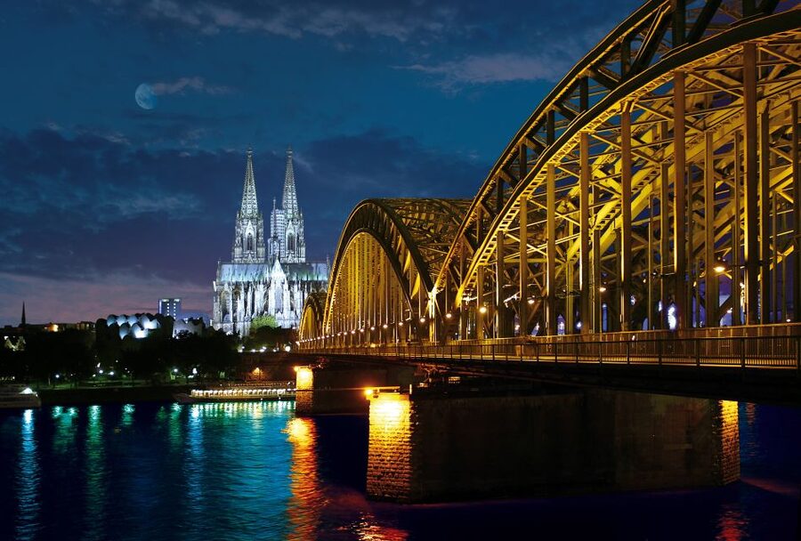 Cologne: Private Walking Tour of City Center - Old Town Narrow Lanes, Traditional Houses, and St. Martin Church