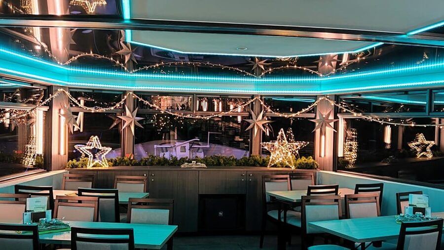 Cologne: Rhine River Winter Cruise with Festive Music - Onboard Vibe: Warm Tables, Open-Air Photos, and Live Festive Music