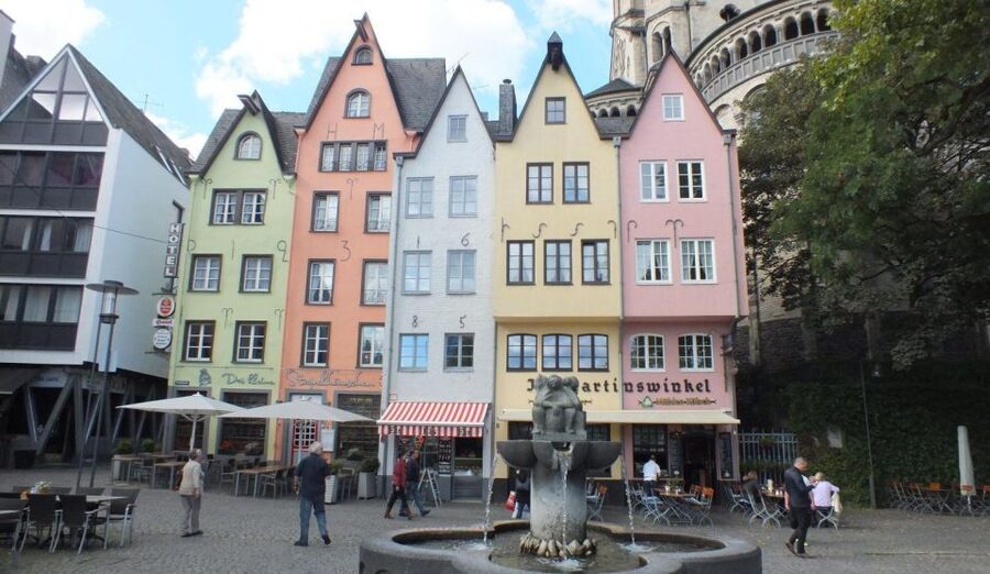 Cologne: The Night Watchman Old Town Walking Tour in German - Medieval Cologne Through Its Legends: Pigs, Dogs, and Church Customs