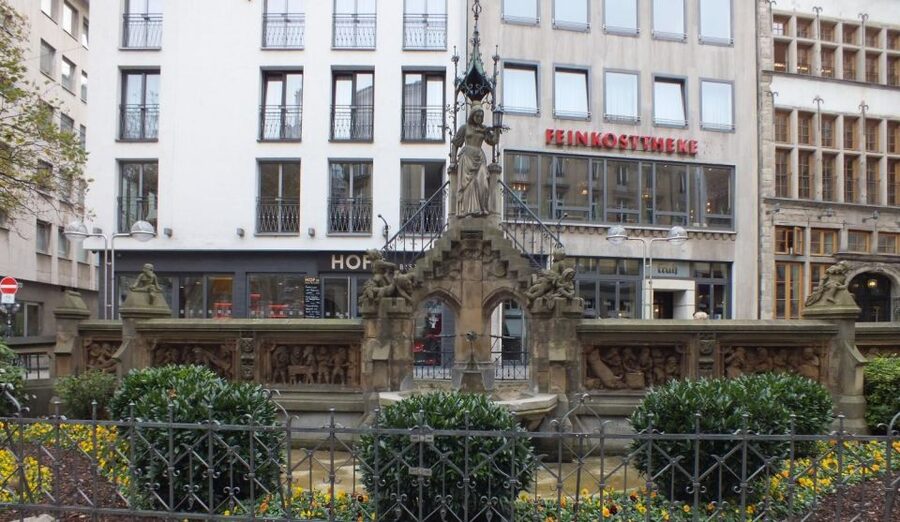 Cologne: The Night Watchman Old Town Walking Tour in German - Price, Time, and Why $17 Can Be Good Value