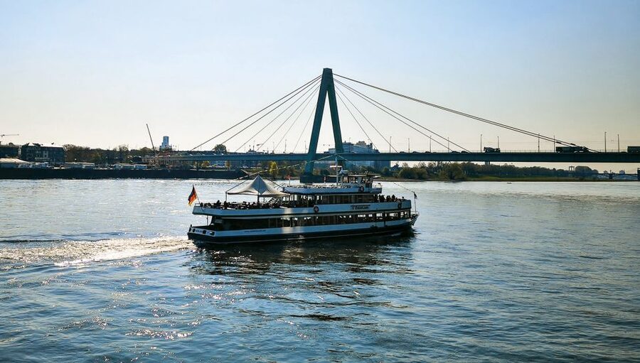 Cologne: Top Sights Rhine River Cruise - Skyline Tour - Key things to know before you go