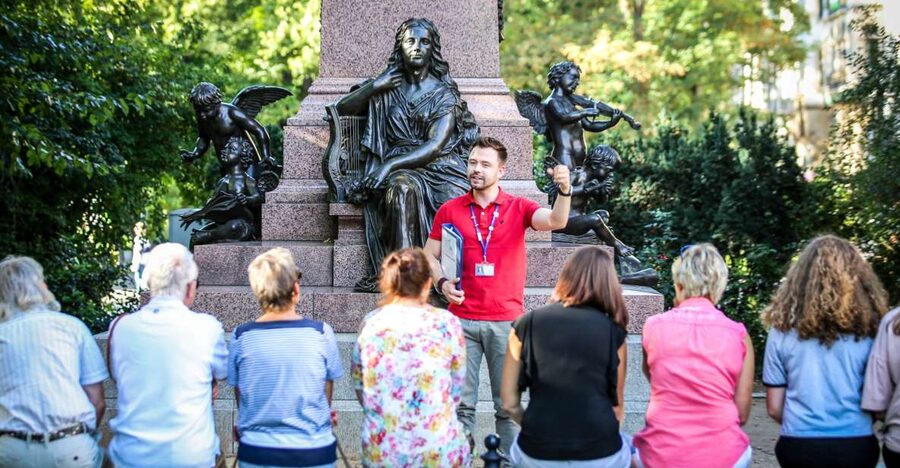 Combo Tour in Leipzig: Guided City Tour & City Sightseeing - Old Rathaus, Nikolai Church, and Mädler Passage: the center highlights
