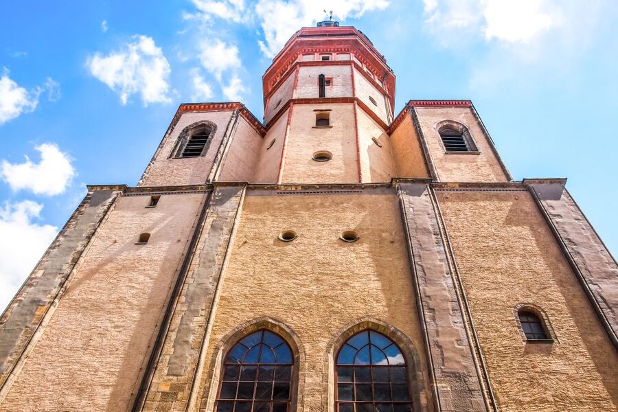 Combo Tour in Leipzig: Guided City Tour & City Sightseeing - St. Thomas Church and the Gothic-meets-Romanesque idea