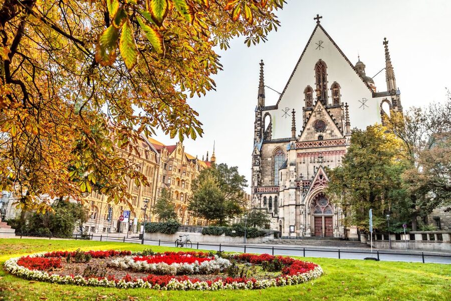 Combo Tour in Leipzig: Guided City Tour & City Sightseeing - Panometer area to the Battle of Nations Monument, then back through key squares