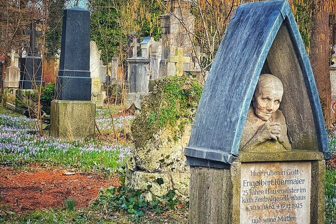 Death and Chocolate: Walking Tour of Munich's Old South Cemetery - Stop 3: Alter Sudfriedhof and Five Centuries of Munich in Stone