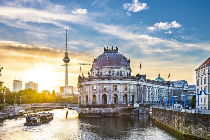 Deluxe Berlin: Hassle-Free Shore Tour from Warnemunde Cruise Port - Warnemünde to Berlin: why this cruise tour stays practical