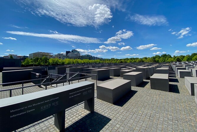 Deluxe Berlin: Hassle-Free Shore Tour from Warnemunde Cruise Port - Charlottenburg Palace and the Kurfürstendamm stretch: starting in west Berlin