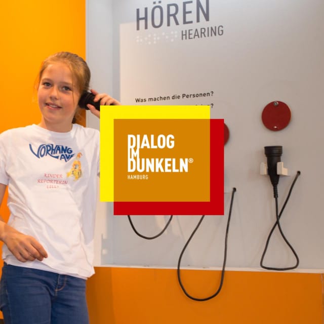 Dialog im Dunkeln (Dialogue in the Dark) - Your Guide, Your Group, and the Value of Small Numbers