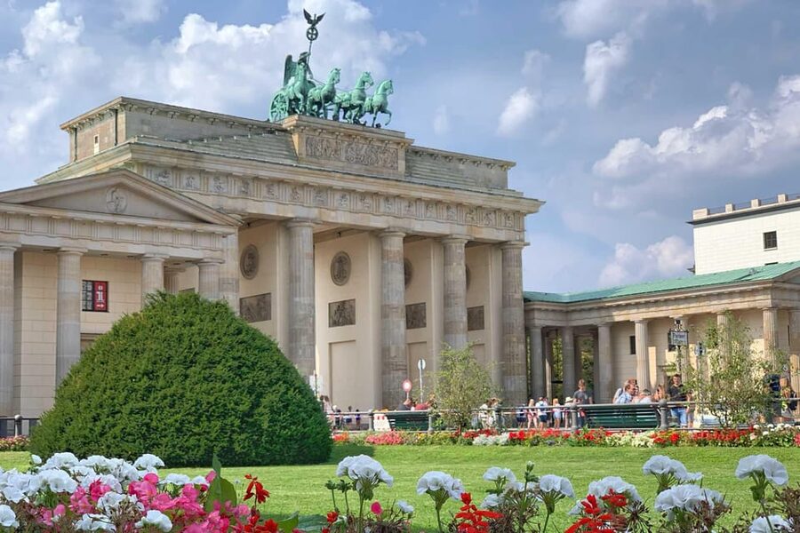 Discover Berlin Express Tour: 2hr Highlights - Memorial Stops You Can Feel Without Going Inside