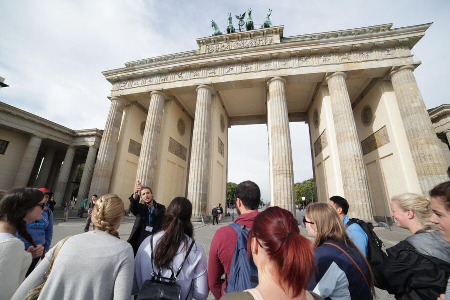 Discover Berlin Express Tour: 2hr Highlights - Hitler’s Bunker Site and the Weight of the Final Days