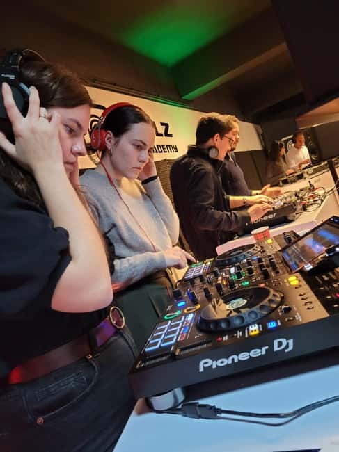 DJ for a Day: Learn to Mix Like a Pro in Berlin - Key things I’d plan for before you go