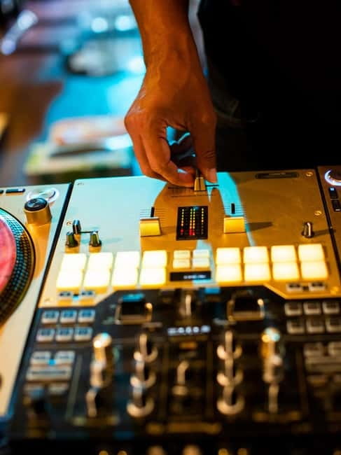 DJ for a Day: Learn to Mix Like a Pro in Berlin - A 90-minute Berlin music lesson you can actually play