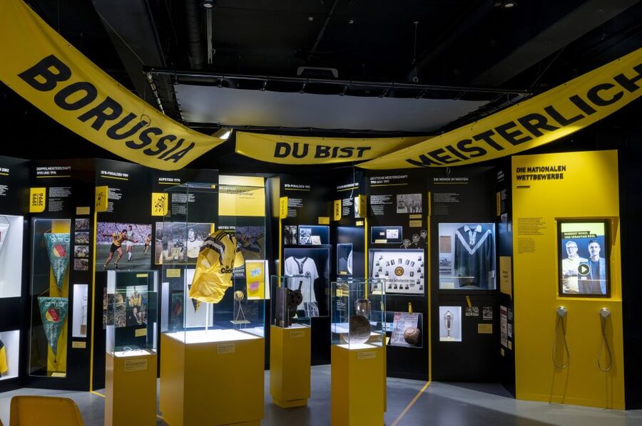 Dortmund: Borusseum Borussia Dortmund Museum Entry Ticket - The interactive moments: sing, test your BVB knowledge, take the photo