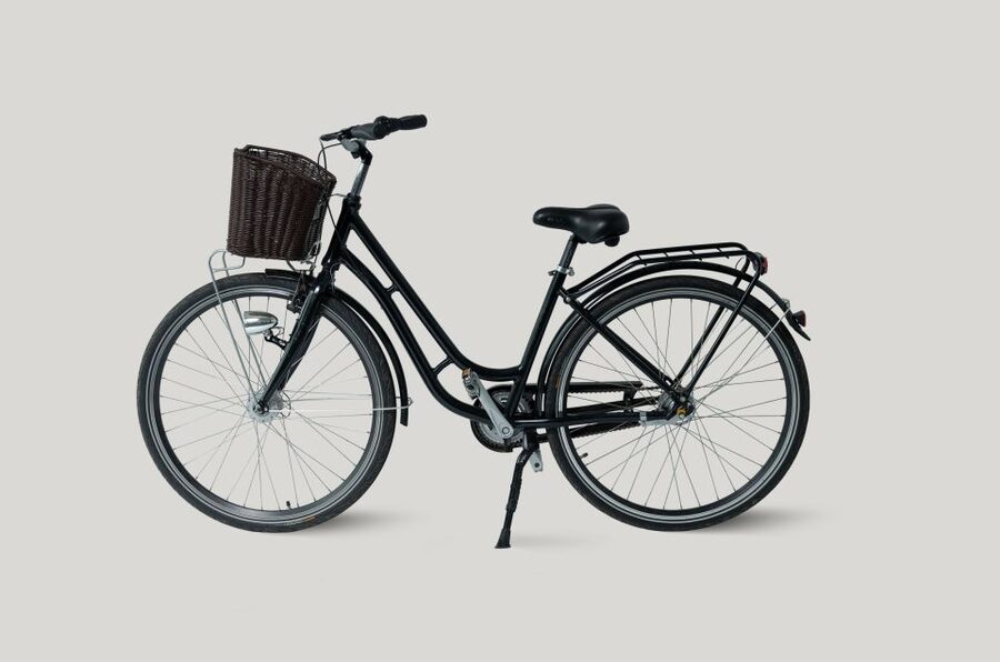 Dresden: Bike Rental - City Bike with Option Children Seat - Comfort, Safety, and Small Fixes That Save Your Day