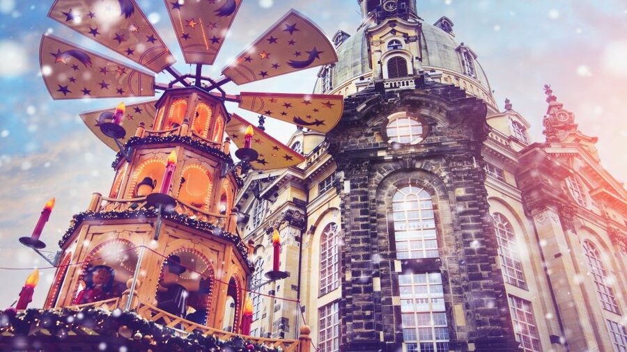 Dresden: Christmas Sightseeing Tour with a 'Pflaumentoffel' - Striezelmarkt: the classic Dresden market stop with guided time