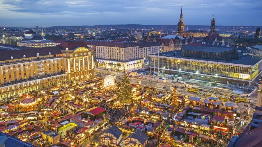 Dresden: Christmas Sightseeing Tour with a 'Pflaumentoffel' - Heated double-decker bus: fast orientation with real city views