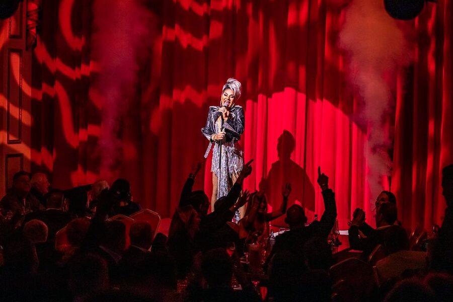 Dresden: Entrance Ticket for Travesty Revue Show - FAQ